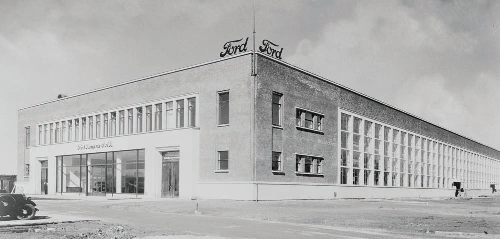 1935 (circa) Ford Bucharest Hungary Plant 0401-0799