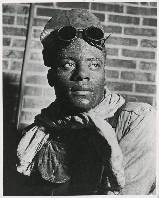 Negroes speed war work for Tennessee Valley Authority.