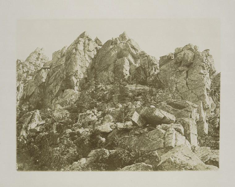 Royal person on the middle of cliff
