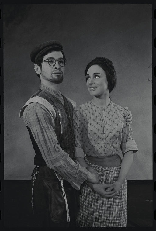 David Garfield and Felice Camargo in the touring stage production Fiddler on the Roof
