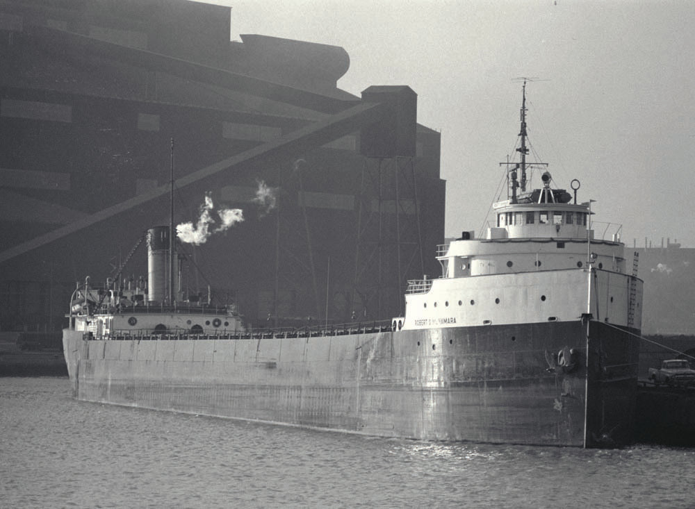 1964 Ford ore freighter Robert S McNamara at Rouge dock neg 137533 4  0401-0420