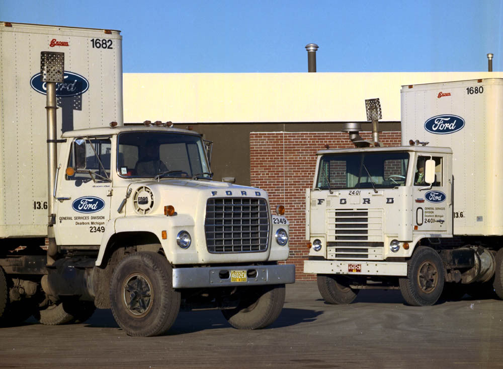1971 Ford W and L Series Trucks  0401-0440