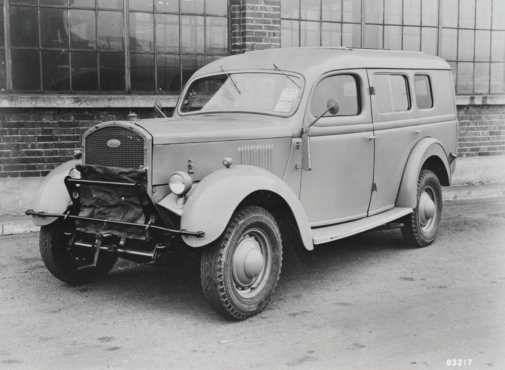 Undated Ford England pre WWII van  0401-0685