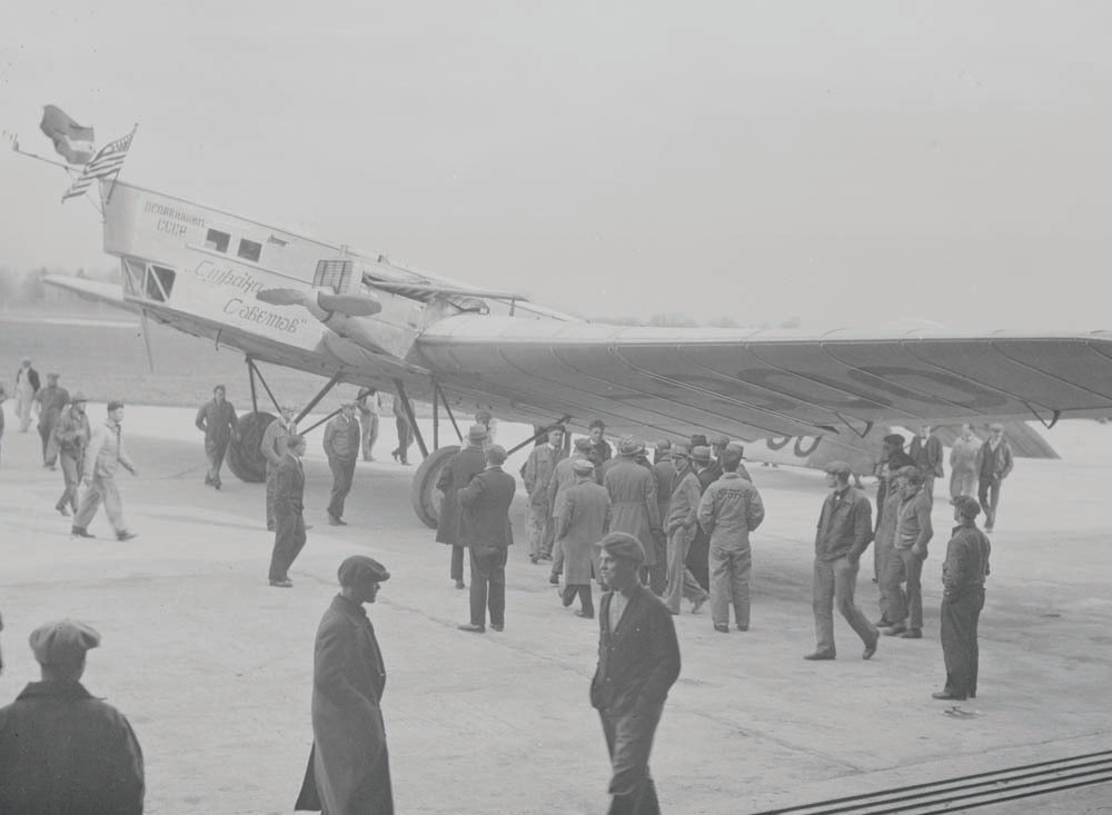 1929 Ford Airport Russian plane and aviators visit  0401-0710
