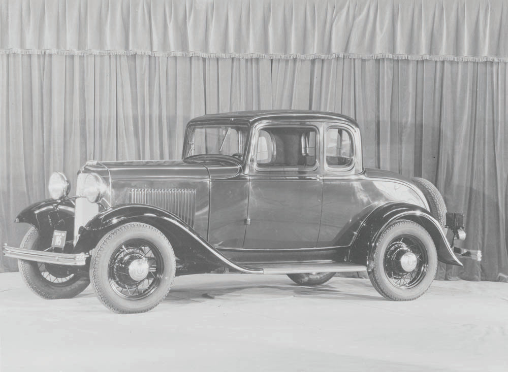 1932 Ford Standard Coupe five window  0401-0768