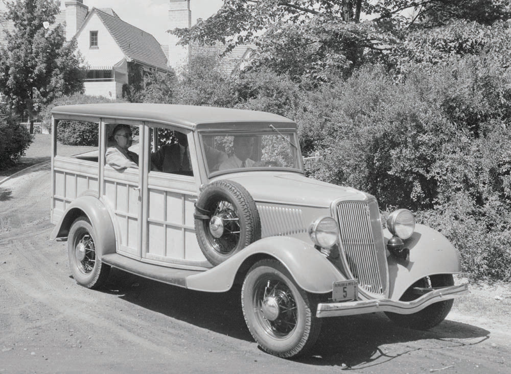 1934 Ford station wagon  0401-0790