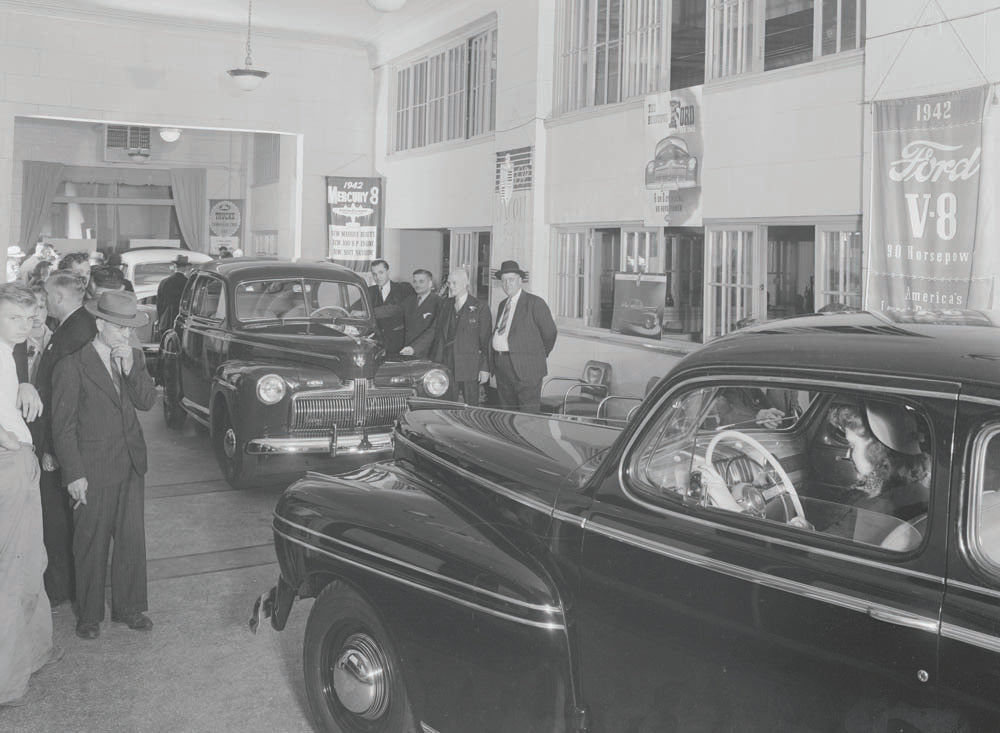 1942 Ford dealership Bob Ford Inc  0401-0917