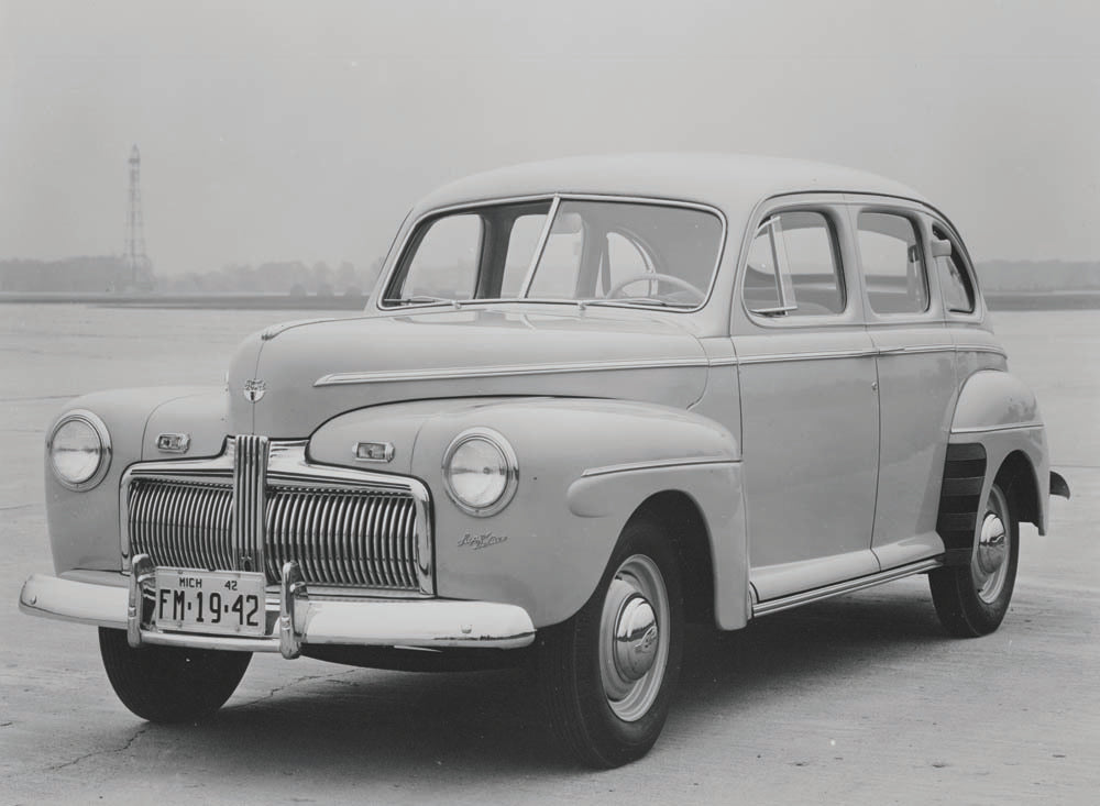 1942 Ford fordor Sedan  0401-0921