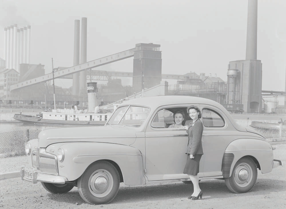 1942 Ford Super DeLuxe Coupe  0401-0936
