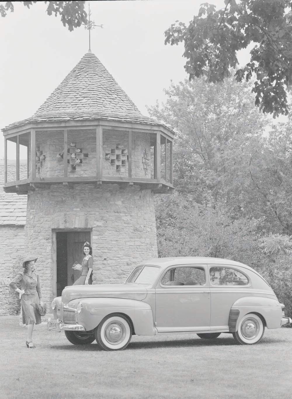 1942 Ford Super DeLuxe  0401-0944