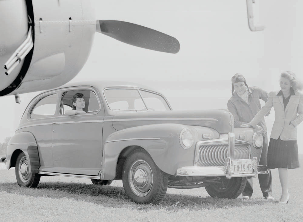 1942 Ford Super Deluxe  0401-0947