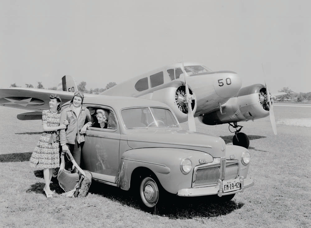 1942 Ford Super DeLuxe with airplane  0401-0948