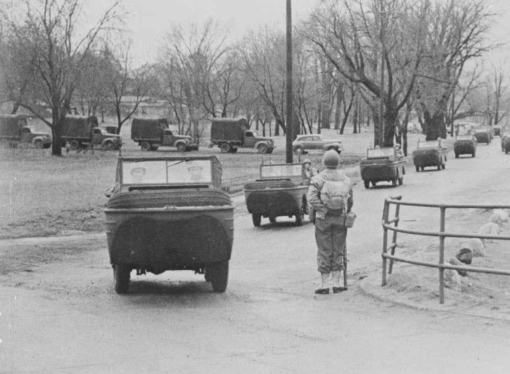 1943 U S Army amphibians  0401-0990