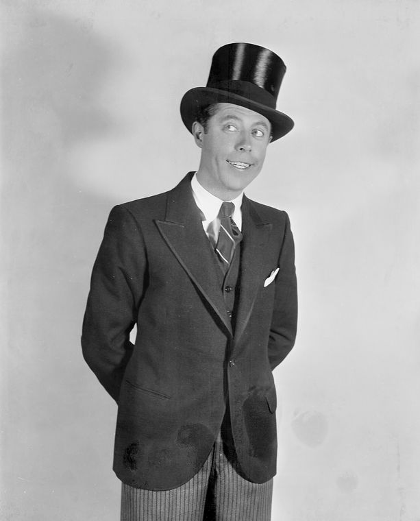 Joe Cook in Fine and Dandy. NYC: 1930.