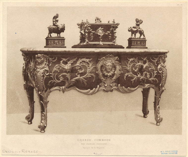 Grande commode par Charles Cressent, epoque de la Régence