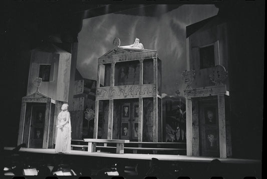 Karen Black and Patrick Fox in the 1962 stage production A Funny Thing Happened on the Way to the Forum