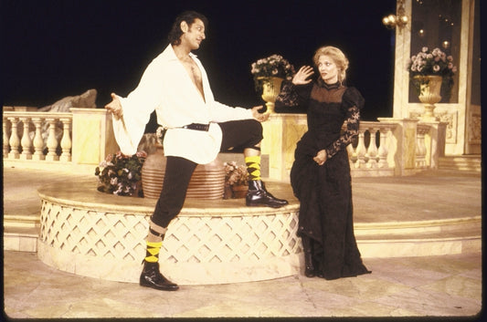 Actors Michelle Pfeiffer and Jeff Goldblum in a scene from the New York Shakespeare Festival production of the play "Twelfth Night" at the Delacorte Theater in Central Park. (New York)