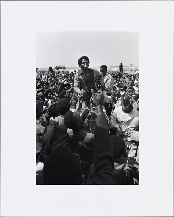 Singer James Brown being greeted by fans upon his arrival at Kaduna Airport