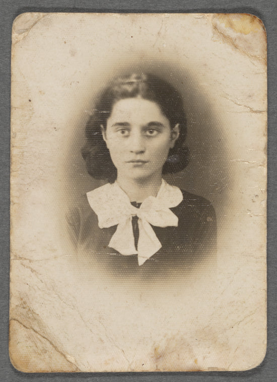 Photographic portrait of Sala Garncarz, ca. 1936
