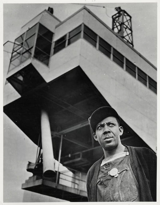 Negroes speed war work for Tennessee Valley Authority.