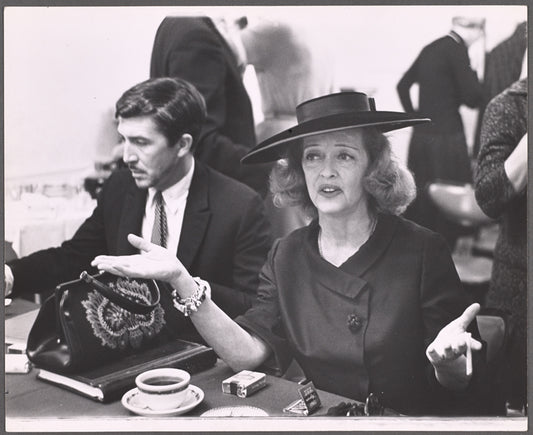 Patrick O'Neal and Bette Davis in rehearsal for the stage production The Night of the Iguana