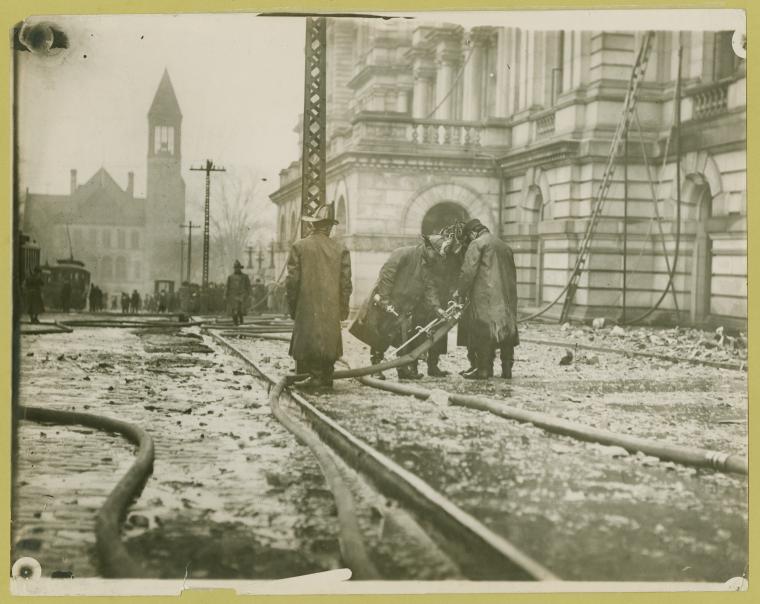 Water fails the firemen at critical moment