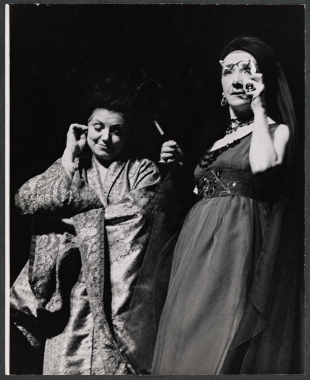 Hermione Baddeley and Mildred Dunnock in the stage production The Milk Train Doesn't Stop Here Anymore