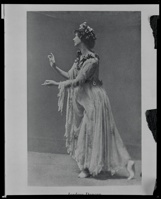 Isadora Duncan dancing in Primavera