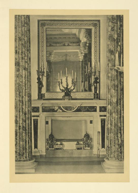 Cheminée de la salle grecque, nommée «grande salle», dans le description du palais, faite de la propre main de la grande-duchesse Marie Féodorovna en 1795.