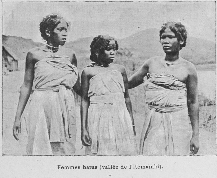 Femmes baras (vallée de l'Itomambi).