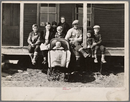 Farmhouse and family of resettlement client. Waldo County, Maine.