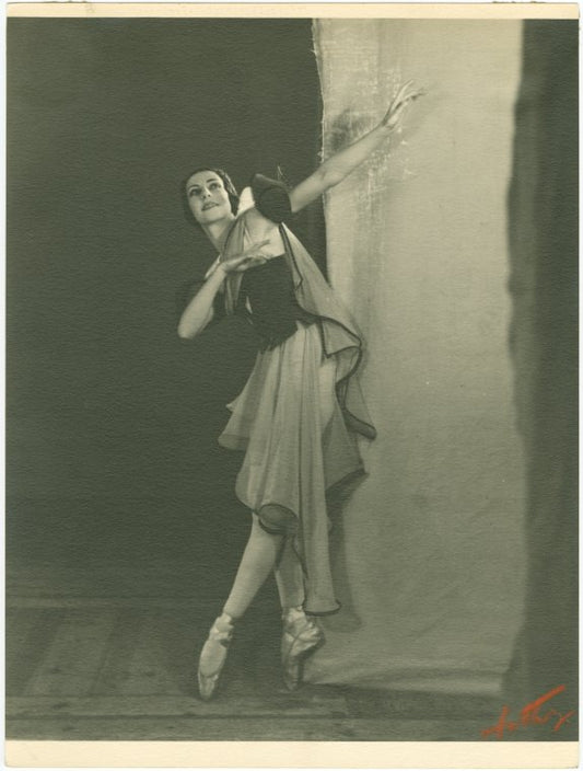 Alicia Markova in "Les Elfes"