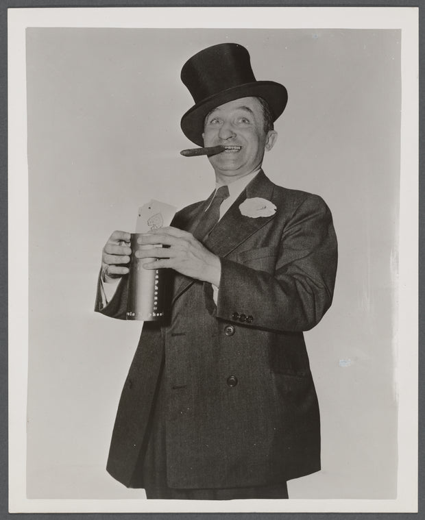 Al Flosso with his trick cards