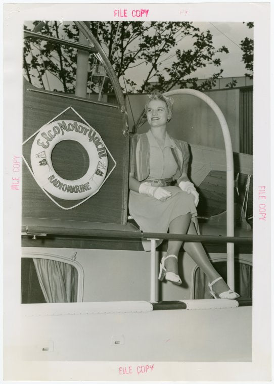 Contests - Beauty - Miss Indiana on boat