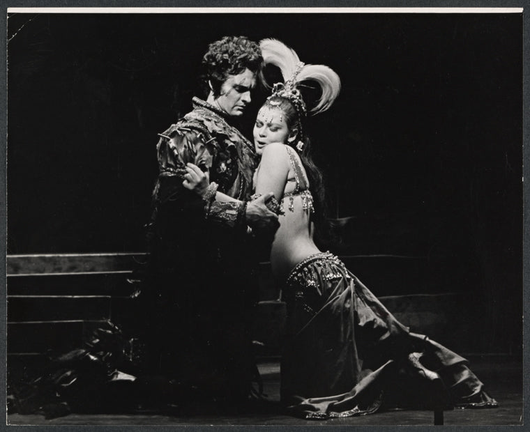 Alan Alda and Barbara Harris in the stage production The Apple Tree
