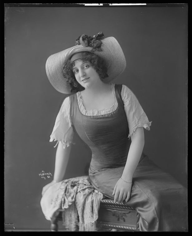 Claudia Muzio as Nedda in Pagliacci