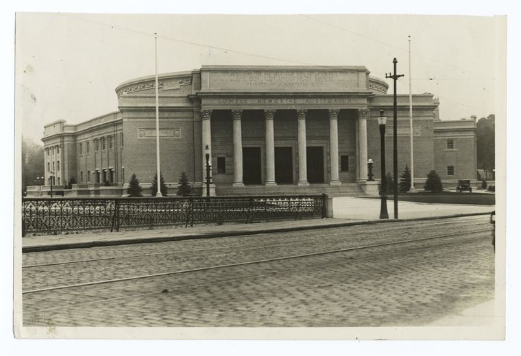 Lowell Massachusetts, Memorial Auditorium