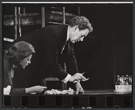Barbara Berjer and Alec Guinness in the stage production Dylan