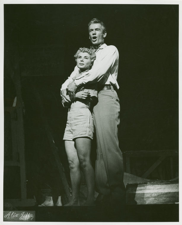 Mindy Carson (Nellie Forbush) and Robert Wright (Emile de Becque) in the 1957 revival of South Pacific