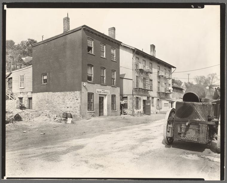 Ewen Avenue No. 2565 (Bar and grill), Spuyten Duyvil
