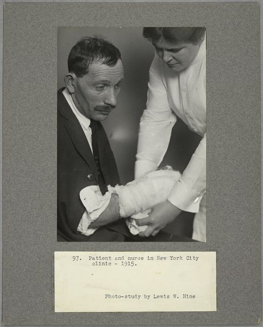 Patient and nurse in New York City clinic, 1915