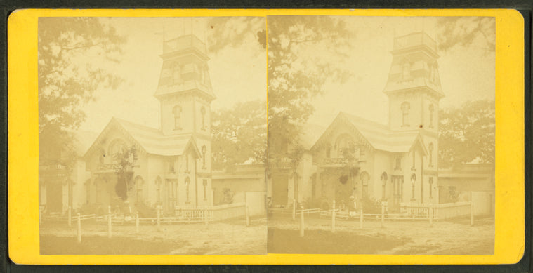 View of a cottage.