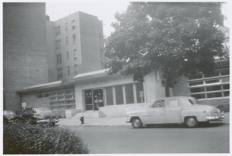 Mosholu, Exterior, two cars in front