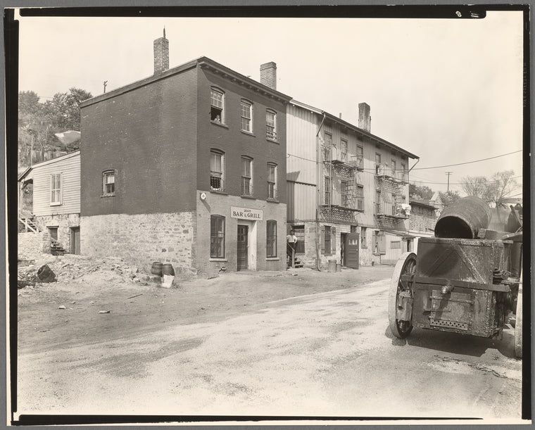 Ewen Avenue No. 2565 (Bar and grill), Spuyten Duyvil