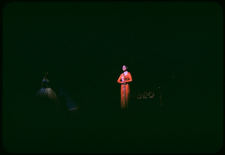 Gertrude Lawrence (Anna Leonowens) and Dorothy Sarnoff (Lady Thiang) in The King and I