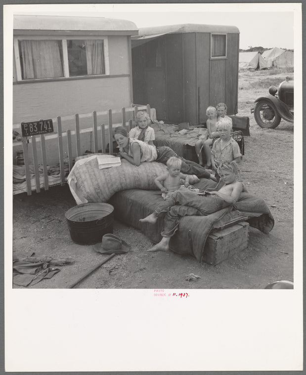 Children from Chickasaw, Oklahoma, in a potato pickers' camp near Shafter, California
