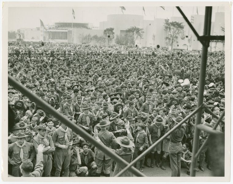 Boy Scouts - Crowd greeting King and Queen of Britain