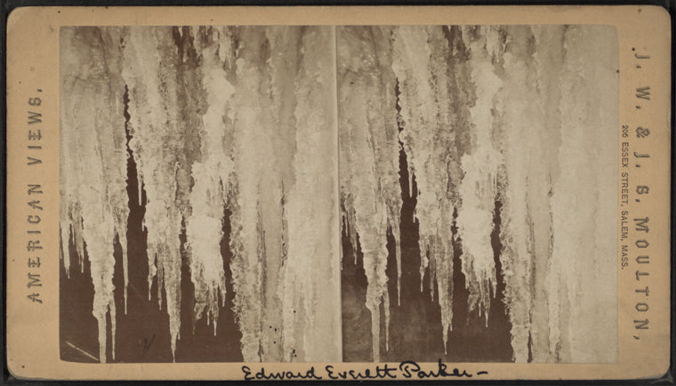 Ice scenery under Horse Shoe Falls.