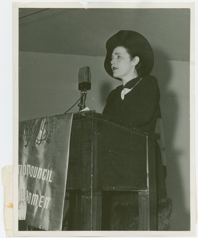 Fannie Hurst giving speech