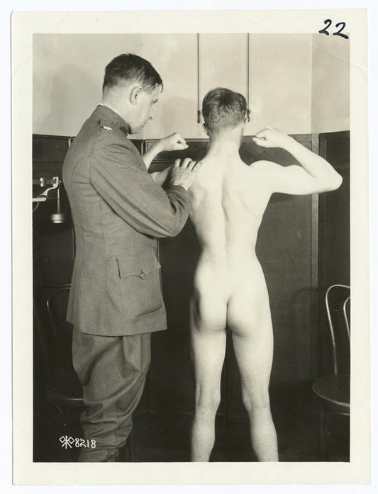 Physical examination of  aviation recruits at the Episcopal Eye & Ear Hospital, Washington, D.C.  Muscular development. (3-1918)